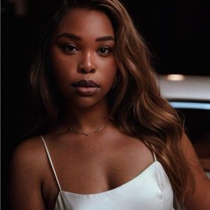 Meet your Posher, Indya